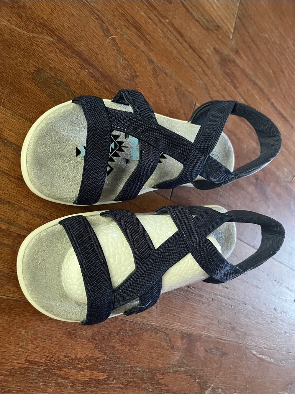 Reggae Knit Crossover Sandals Northend Sketcher Knock off Size 10